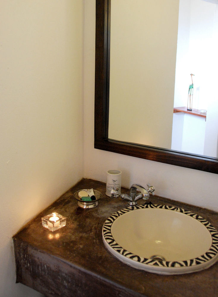Mbizi Bush Lodge 팔라보르와 외부 사진